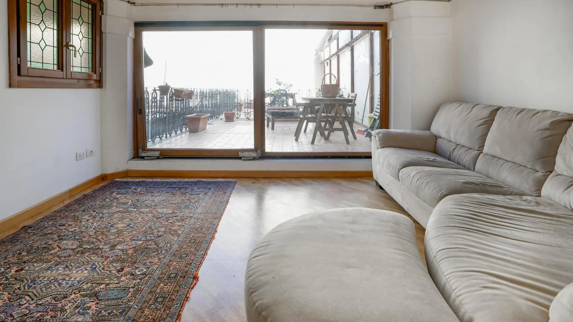 2 Bedroom Beautiful Apartment In Firenze Italy