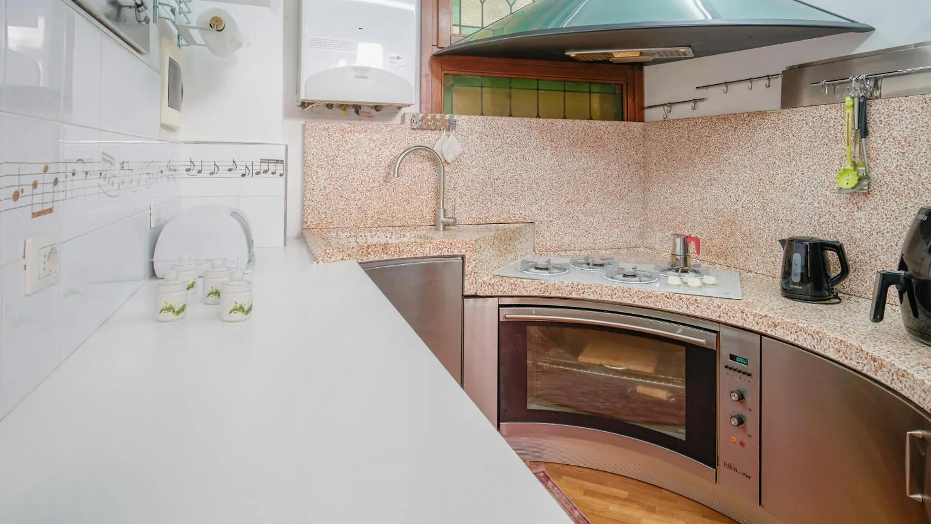 2 Bedroom Beautiful Apartment In Firenze Italy