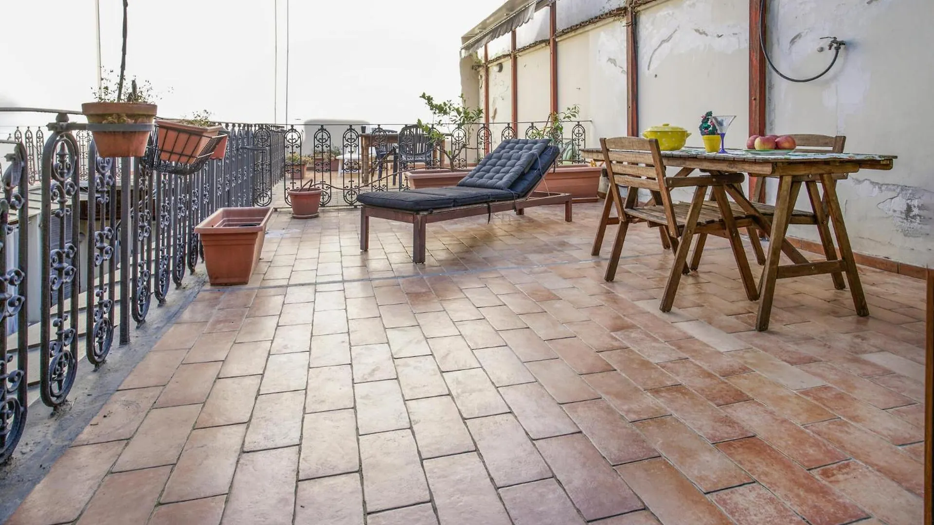 2 Bedroom Beautiful Apartment In Firenze
